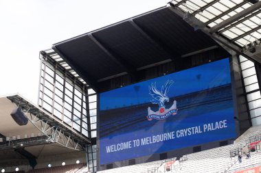 MELBOURNE, AUSTRALYA - 18 Temmuz 2022 tarihinde Melbourne 'da MCG' de Manchester United ile sezon öncesi çarpışmaları öncesinde Crystal Palace treni