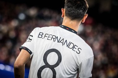 MELBOURNE, AUSTRALIA - 19 Temmuz: Manchester United takımından Bruno Fernandes, 19 Temmuz 2022 tarihinde MCG 'de oynanan sezon öncesi dostluk maçında Crystal Palace' a karşı oynadı.