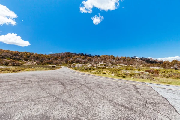 Tuckerbox Corner Intersection Buffalo Summers Afternoon Victorian Alps Australia — Stockfoto