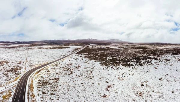 Ландшафт Навколо Села Ліавеню Великого Озера Після Весняного Снігового Бурі — стокове фото