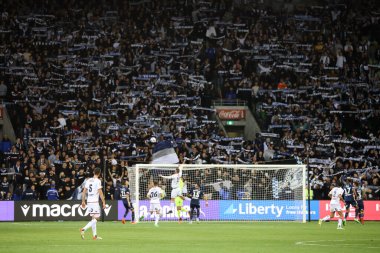 MELBOURNE, AUSTRALIA - 15 Ekim 2022 'de AAMI Park' ta oynanan 2022-2023 Isuze UTE A-League sezonunun ikinci turunda Melbourne Victory 'nin Batı Sydney Wanderers ile oynadığı maçta zafer taraftarları