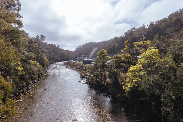 Elektrárna Tarraleah Teplý Jarní Den Nachází Lyell Hwy Střední Tasmánii — Stock fotografie
