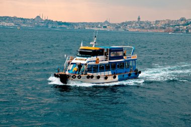Tekne Turu boğaz boyunca. Istanbul, Türkiye