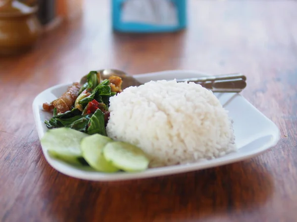 Рис Жареной Свининой Базиликом Тайская Еда — стоковое фото
