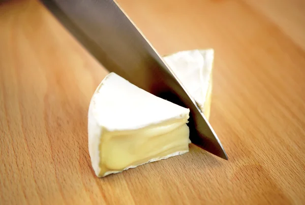 Brie and camembert cheese — Stock Photo, Image