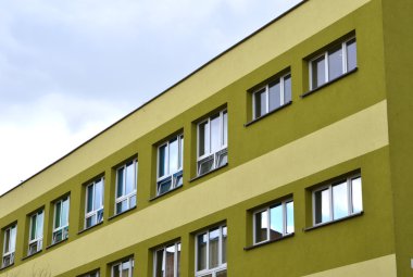 büyük kat mülkiyeti apartman. gökdelen bina konut.