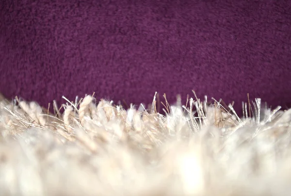 白のカーペット。ふわふわの繊維のテクスチャです。きれいな背景. — ストック写真
