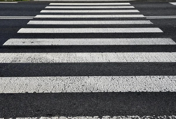 Rechtsabbiegen Pfeil Verkehrszeichen auf Straße — Stockfoto