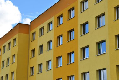 büyük kat mülkiyeti apartman. gökdelen bina konut.