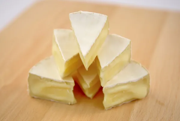 Brie and camembert cheese — Stock Photo, Image