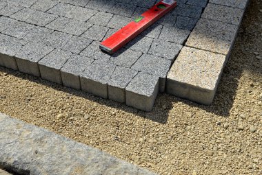 düzey ölçer döşeme taşları uygulanan.