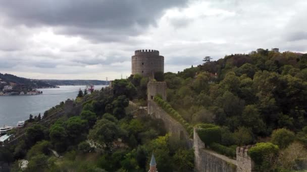 Flygfoto över Rumeli Hisari fästning Turkiet, Istanbul — Stockvideo