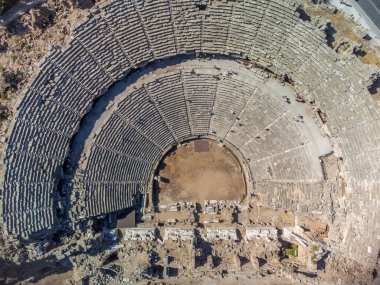 Türkiye 'nin Side kentinde antik amfitiyatroya hava manzarası