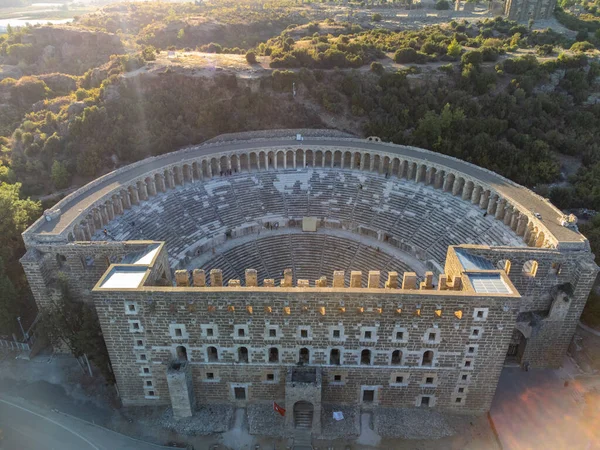 Letecký pohled na starověký amfiteátr Aspendos, Turecko — Stock fotografie