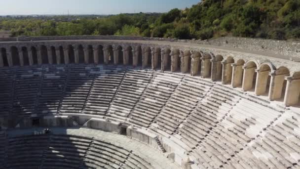Pemandangan udara di amfiteater kuno Aspendos, Turki — Stok Video
