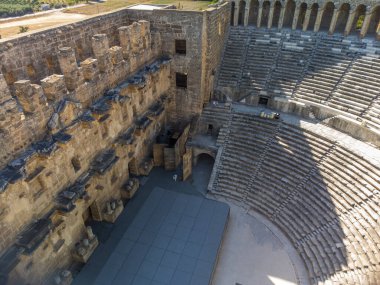 Türkiye 'nin Aspendos antik amfitiyatro manzarası