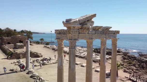 Staré zříceniny chrámu Apollo a Afina, Side, Turecko — Stock video