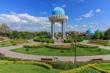 Taşkent 'in merkezinde turistik bir yer, anıt kompleksi ve baskı mağdurları parkı. Yüksek kalite fotoğraf