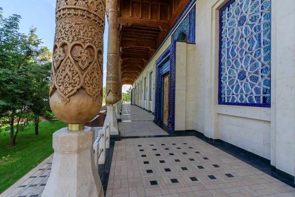 塔什干市中心的旅游胜地 纪念馆和镇压受害者公园 高质量的照片 — 图库照片