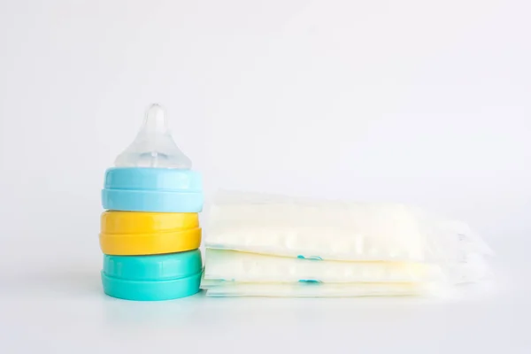 乳首と母乳保管袋 — ストック写真