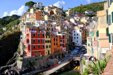 Cinqueterre Ulusal Parkı (Monterrosso al Mare, Vernazza, Corniglia, Manarola, Riomaggiore), Liguria, İtalya, la Spezia