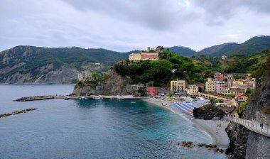 Cinqueterre Ulusal Parkı (Monterrosso al Mare, Vernazza, Corniglia, Manarola, Riomaggiore), Liguria, İtalya, la Spezia