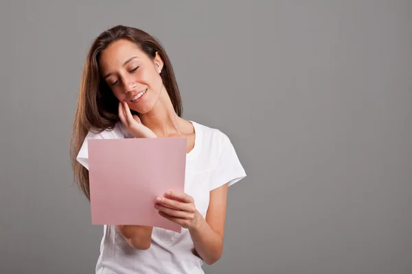 Meisje verplaatst en enthousiast over liefde — Stockfoto