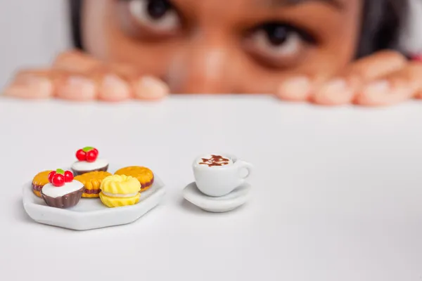 Indian girl on a diet — Stock Photo, Image