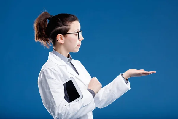 Researcher Showing Looking Copyspace Invisible Object Writing Her Left Open — Stock Photo, Image