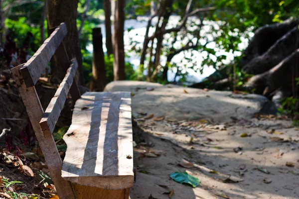 Banc dans le parc — Photo