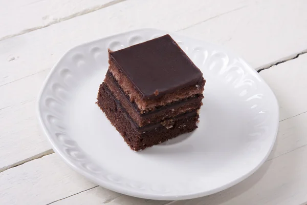 Gâteaux au chocolat isolés — Photo