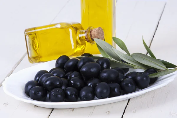 Isolerte oliven – stockfoto