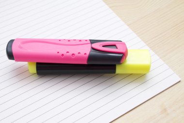 Kalem kağıt üzerinde