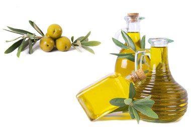 yağ şişeleri ve zeytin bileşimi