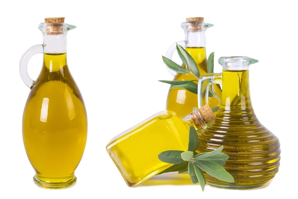 Sammensetning av oljeflasker og oliven – stockfoto