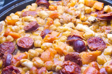 Nohut et ve domates ile