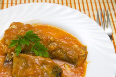 morina domates plaka ile parçaları