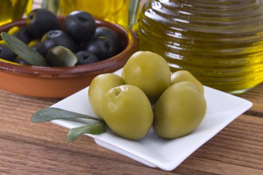 zemin üzerine zeytin