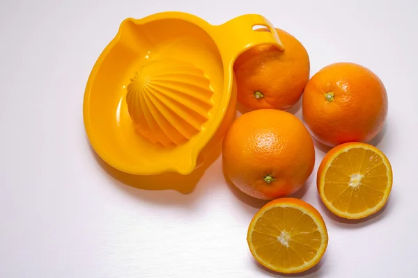 Pomarańcze na białym tle — Zdjęcie stockowe