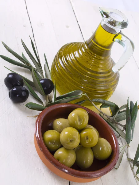 Oliven mit Hintergrund — Stockfoto