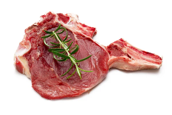 Čerstvé maso na stole — Stock fotografie