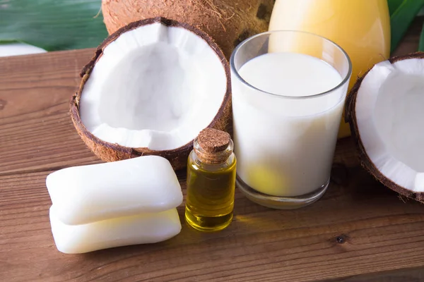 Concept Spa Body Treatments Coconut Oil Coconut Milk Soaps Bath — Stock Photo, Image