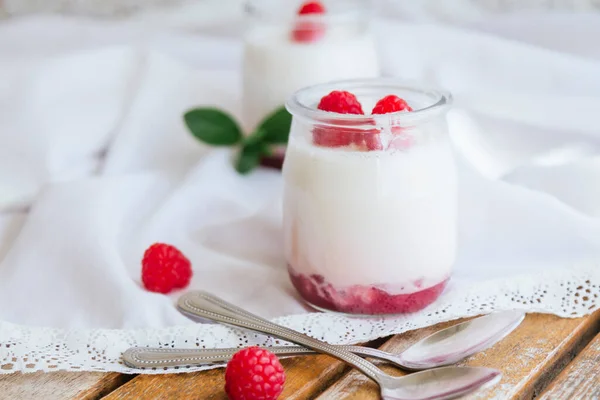 Natural Yogurt Raspberries Blueberries Table — Stock fotografie