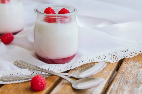 Natural Yogurt Raspberries Blueberries Table — Zdjęcie stockowe