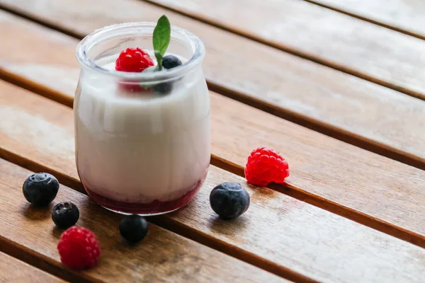 Natural Yogurt Raspberries Blueberries Table —  Fotos de Stock