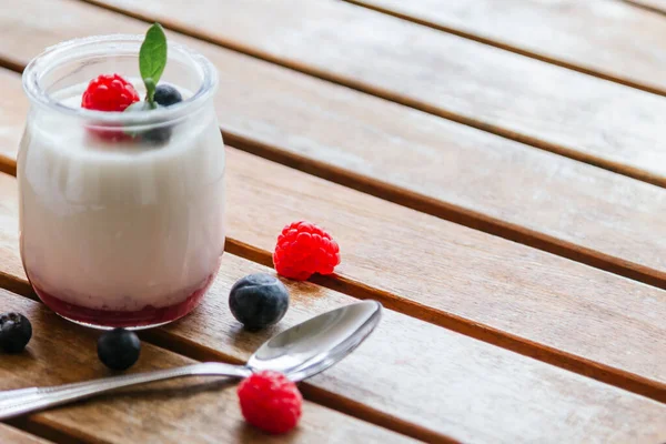 Yogurt Raspberries Blueberries Glass Jars —  Fotos de Stock