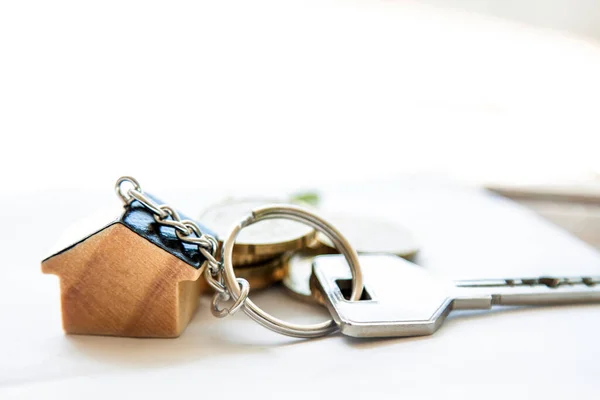 House Keychain Key Documents Coins Finance Real Estate Mortgage Concept — Stock Photo, Image
