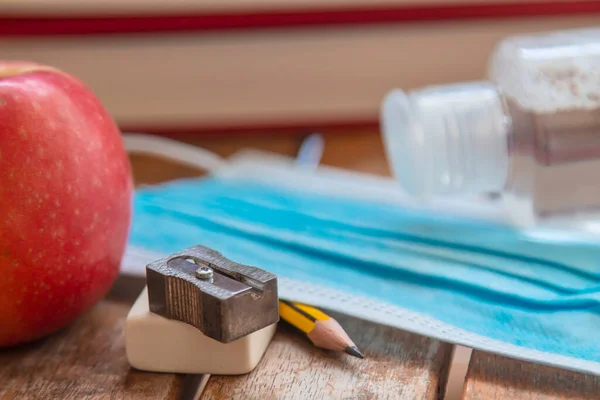 Máscara Médica Gel Accesorios Escolares Volver Concepto Escolar Nueva Normalidad — Foto de Stock