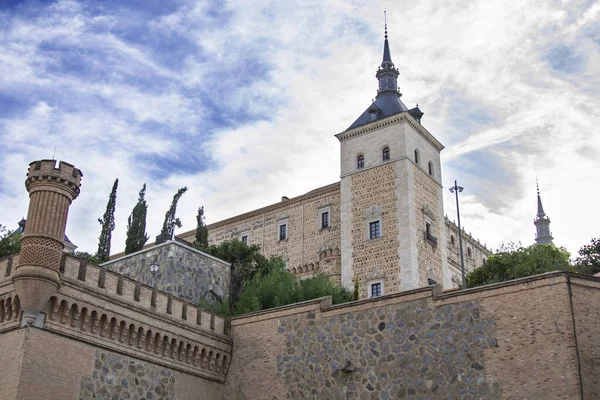 Toledo Alcazar Kulesi Şehrin Tarihi Anıtı — Stok fotoğraf