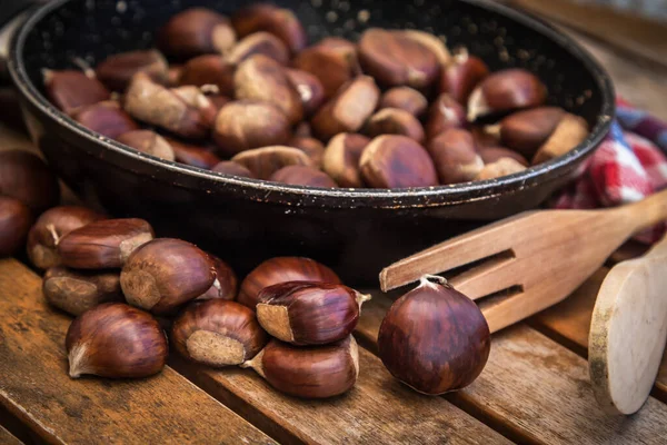 Chestnuts Pan Wooden Background — Stock Photo, Image